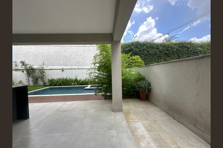 Casa de condomínio para alugar com 470m², 4 quartos e 4 vagas Casa de condomínio para alugar com 470m², 4 quartos e 4 vagasQuintal