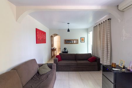 Casa à venda com 151m², 2 quartos e 2 vagasSala