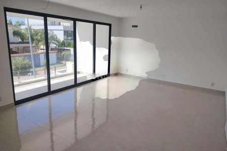 Casa de condomínio à venda com 350m², 4 quartos e 3 vagas