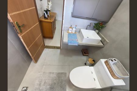 Casa à venda com 358m², 2 quartos e 1 vaga Casa à venda com 358m², 2 quartos e 1 vagaBanheiro Social
