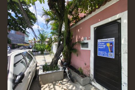 Casa à venda com 358m², 2 quartos e 1 vaga Casa à venda com 358m², 2 quartos e 1 vagaFachada