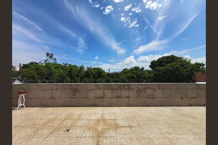 Casa à venda com 358m², 2 quartos e 1 vaga Casa à venda com 358m², 2 quartos e 1 vagaÁrea comum