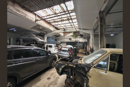 Casa à venda com 358m², 2 quartos e 1 vaga Casa à venda com 358m², 2 quartos e 1 vagaÁrea comum