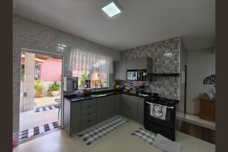 Casa à venda com 358m², 2 quartos e 1 vaga Casa à venda com 358m², 2 quartos e 1 vagaCozinha