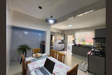 Casa à venda com 358m², 2 quartos e 1 vaga Casa à venda com 358m², 2 quartos e 1 vagaCozinha