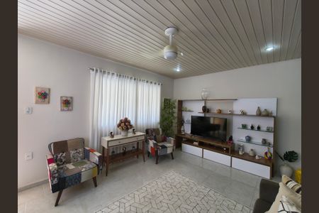 Casa à venda com 358m², 2 quartos e 1 vaga Casa à venda com 358m², 2 quartos e 1 vagaSala