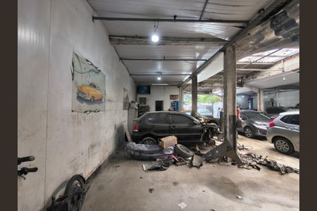 Casa à venda com 358m², 2 quartos e 1 vaga Casa à venda com 358m², 2 quartos e 1 vagaÁrea comum