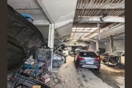 Casa à venda com 358m², 2 quartos e 1 vaga Casa à venda com 358m², 2 quartos e 1 vagaÁrea comum