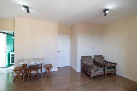 Apartamento à venda com 75m², 2 quartos e 1 vaga Apartamento à venda com 75m², 2 quartos e 1 vagaSalas