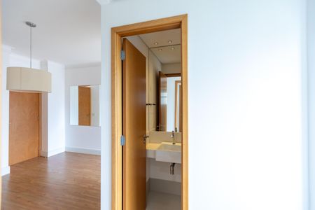 Sala  de apartamento à venda com 1 quarto, 57m² em Cambuí, Campinas