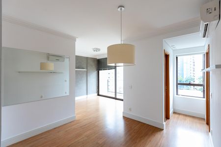 Sala de apartamento à venda com 1 quarto, 57m² em Cambuí, Campinas