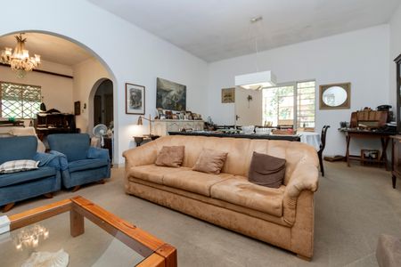 Casa para alugar com 950m², 3 quartos e 3 vagasSala