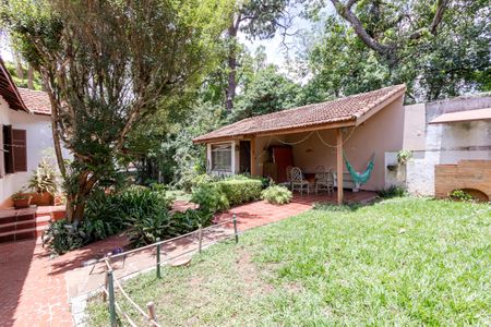 Casa para alugar com 950m², 3 quartos e 3 vagasQuintal