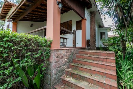 Casa para alugar com 950m², 3 quartos e 3 vagasFachada