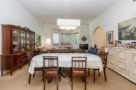 Casa para alugar com 950m², 3 quartos e 3 vagasSala