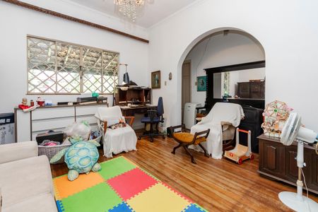 Casa para alugar com 950m², 3 quartos e 3 vagasSala