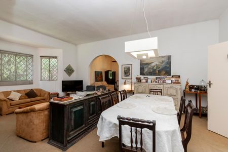 Casa para alugar com 950m², 3 quartos e 3 vagasSala