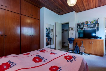 Casa para alugar com 950m², 3 quartos e 3 vagasSuíte