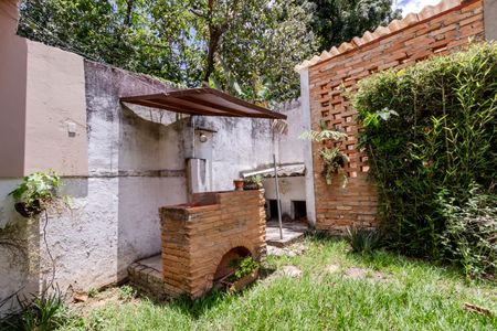 Casa para alugar com 950m², 3 quartos e 3 vagasQuintal