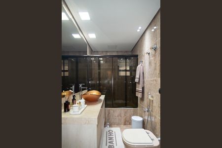 Banheiro Social de apartamento à venda com 3 quartos, 130m² em Bela Vista, São Paulo