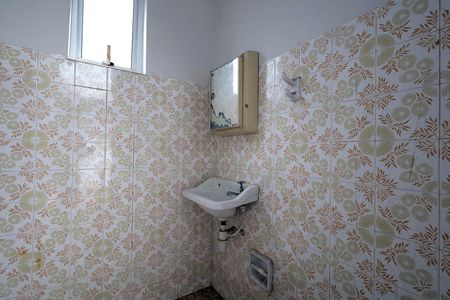 Casa à venda com 169m², 3 quartos e 2 vagasBanheiro 3