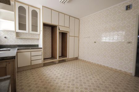 Casa à venda com 169m², 3 quartos e 2 vagasCozinha