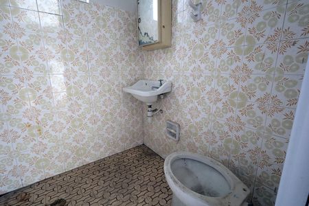 Casa à venda com 169m², 3 quartos e 2 vagasBanheiro 3