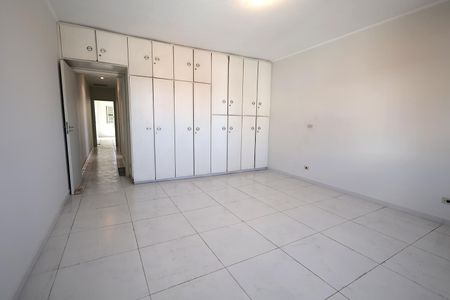 Casa à venda com 169m², 3 quartos e 2 vagasQuarto 1