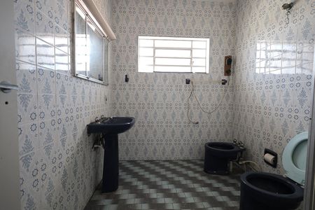 Casa à venda com 169m², 3 quartos e 2 vagasBanheiro 2