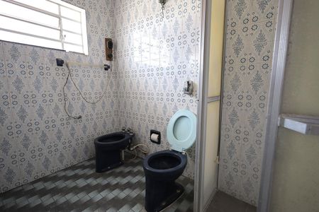 Casa à venda com 169m², 3 quartos e 2 vagasBanheiro 2