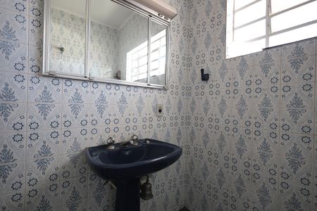 Casa à venda com 169m², 3 quartos e 2 vagasBanheiro 2