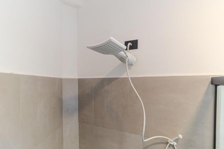 Banheiro de kitnet/studio para alugar com 1 quarto, 28m² em Campos Elíseos, São Paulo