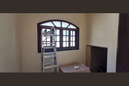 Casa à venda com 120m², 4 quartos e 4 vagasÁrea de Serviço 