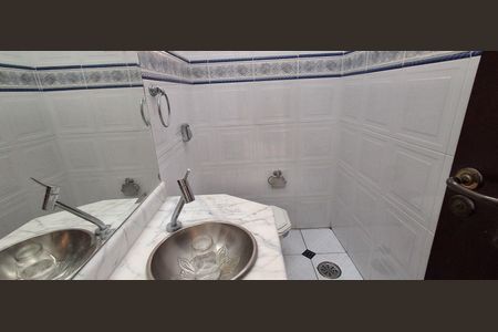 Casa à venda com 120m², 4 quartos e 4 vagasLavabo 