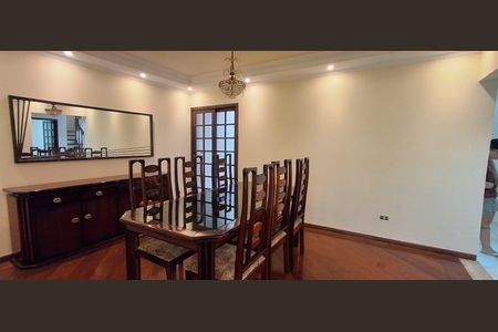 Casa à venda com 120m², 4 quartos e 4 vagasSala de jantar 