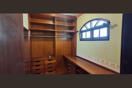 Casa à venda com 120m², 4 quartos e 4 vagasCloset