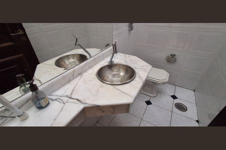 Casa à venda com 120m², 4 quartos e 4 vagasLavabo 