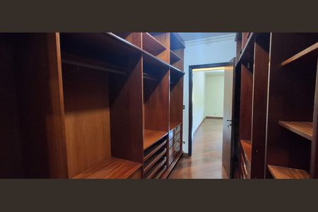 Casa à venda com 120m², 4 quartos e 4 vagasCloset