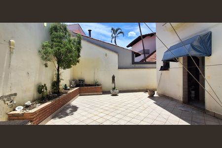 Casa à venda com 120m², 4 quartos e 4 vagasQuintal