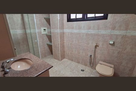 Casa à venda com 120m², 4 quartos e 4 vagasBanheiro Suíte 2