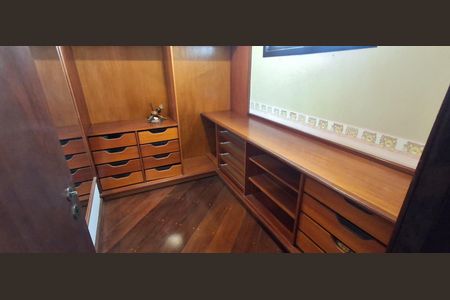 Casa à venda com 120m², 4 quartos e 4 vagasCloset