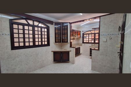 Casa à venda com 120m², 4 quartos e 4 vagasCozinha 