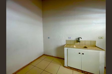 Sala cozinha de kitnet/studio para alugar com 1 quarto, 34m² em Jardim Cocaia, Guarulhos