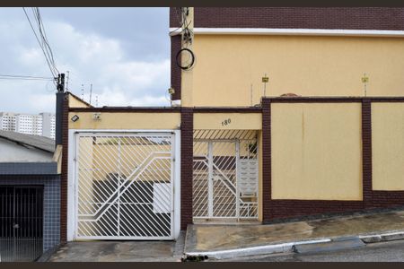 Casa de condomínio à venda com 114m², 2 quartos e 2 vagasFachada