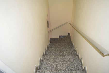 Casa de condomínio à venda com 114m², 2 quartos e 2 vagasEscada