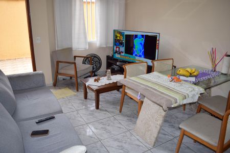 Casa de condomínio à venda com 114m², 2 quartos e 2 vagasSala