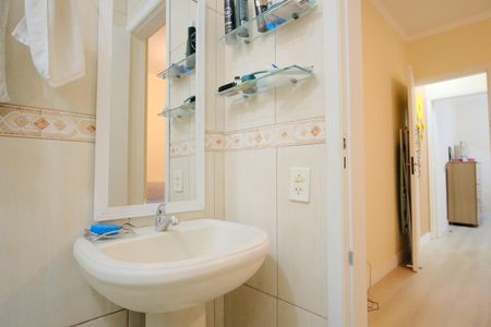 Casa de condomínio para alugar com 114m², 2 quartos e 2 vagasBanheiro da Suíte 2