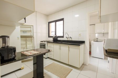 Apartamento para alugar com 90m², 2 quartos e 2 vagasCozinha
