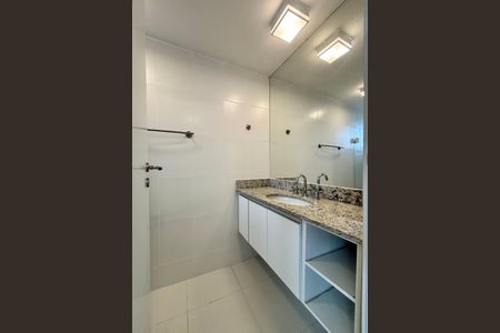 Apartamento para alugar com 98m², 2 quartos e 1 vagaSuíte 1 - banheiro