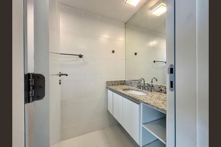 Apartamento para alugar com 98m², 2 quartos e 1 vagaSuíte 1 - banheiro